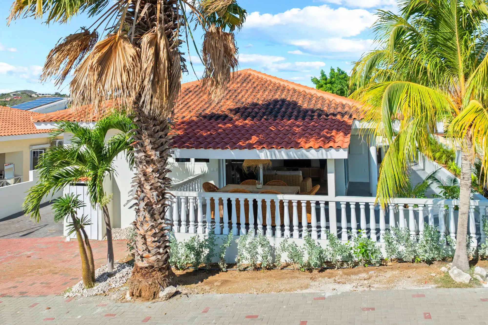 Vooraanzicht van Casa Prikichi in Jan Thiel, Curaçao