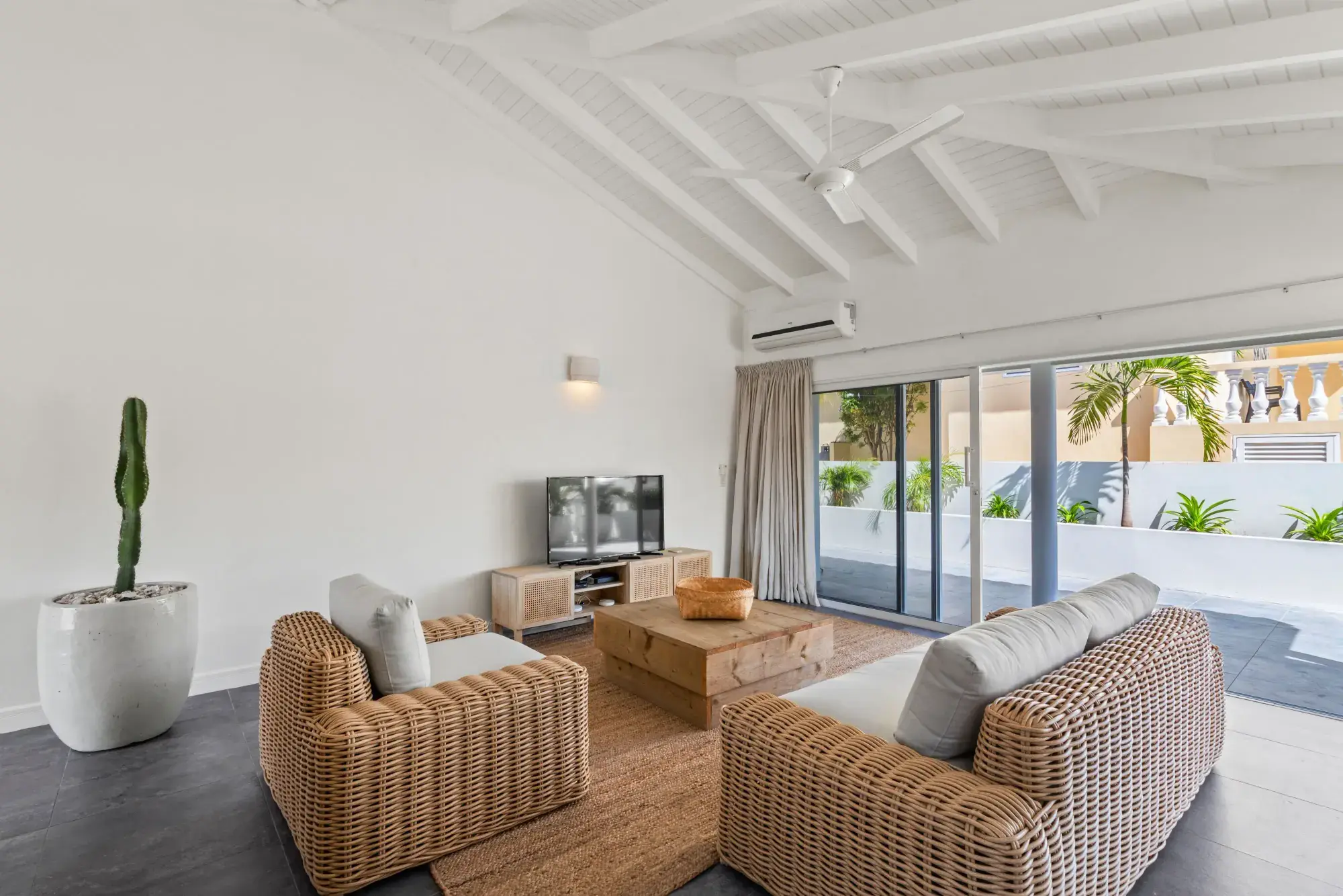 Woonkamer van Casa Prikichi in Jan Thiel, Curaçao