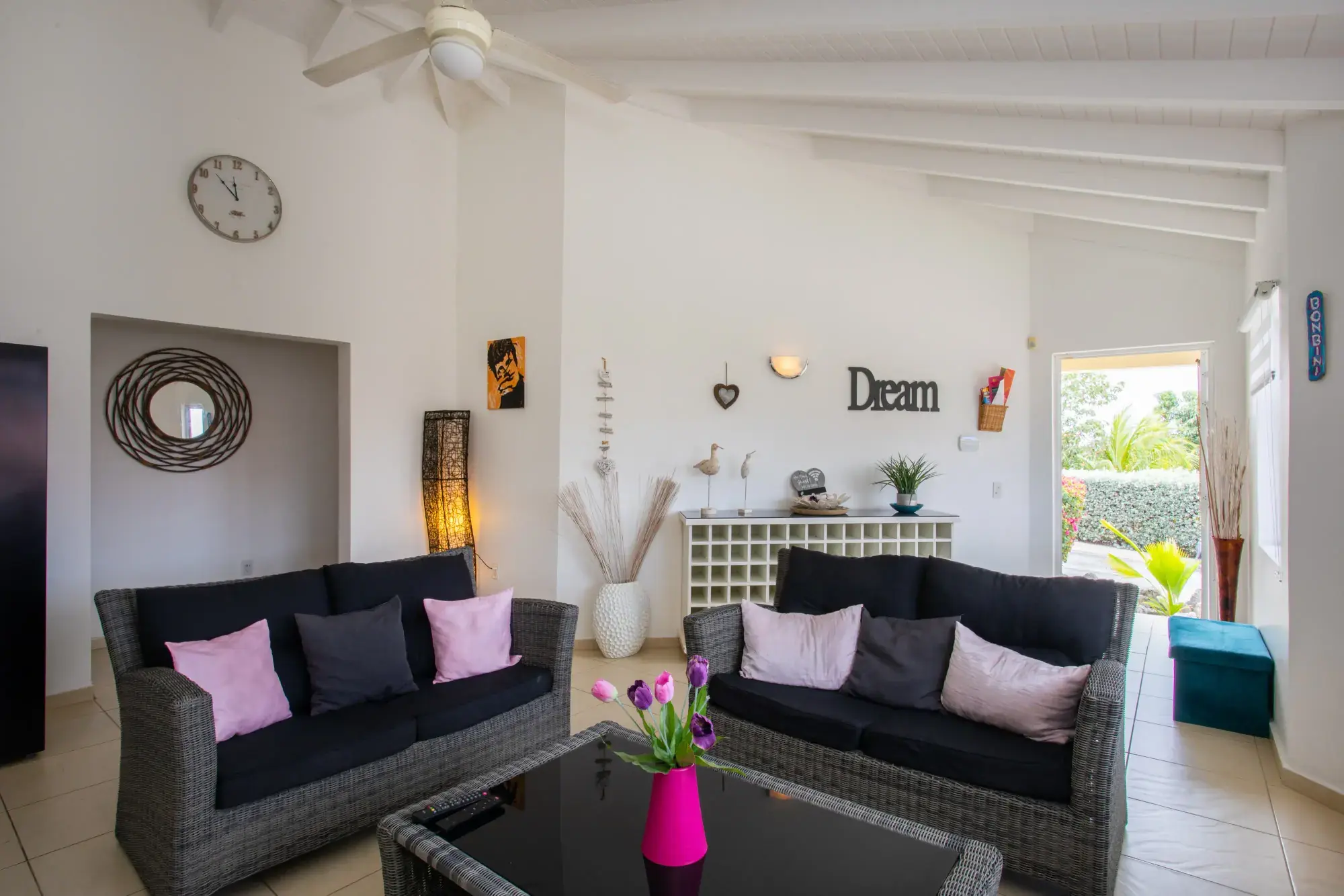 Woonkamer 2 van Kas Granjero in Jan Thiel, Curaçao