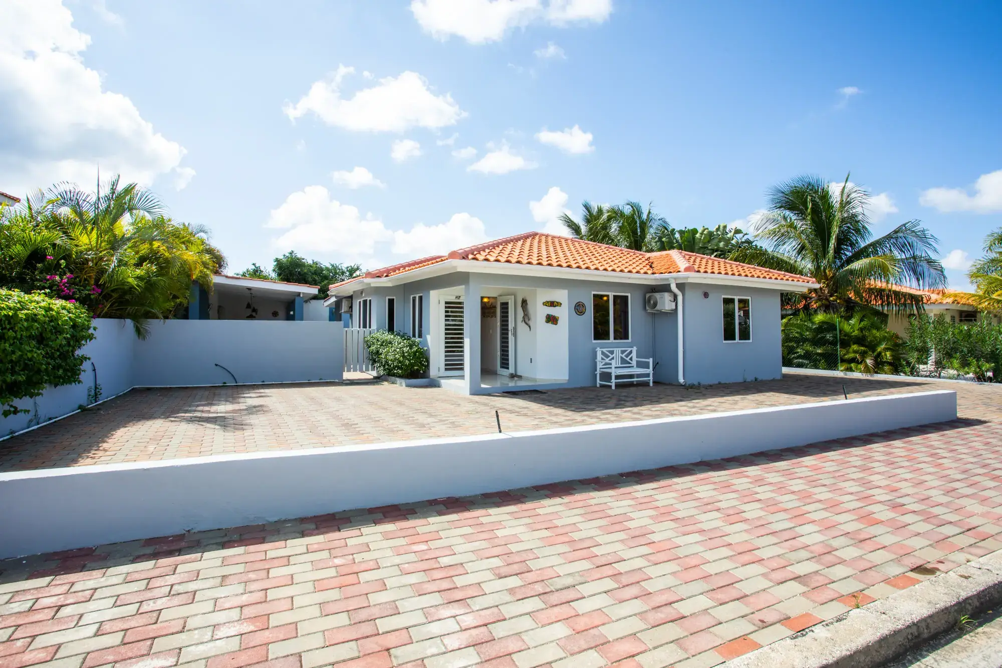 Vooraanzicht van Villa Abdo in Jan Thiel, Curaçao